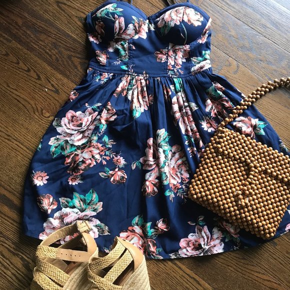 Band of Gypsies Blue Floral Juniors Strap Dress - Picture 8 of 9